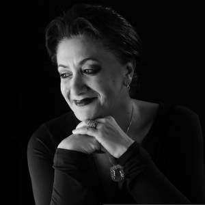 Meet your Posher, Mona